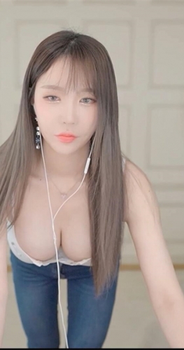 【韩国主播】金美娜 精选抖胸视频 40部 售价：2积分